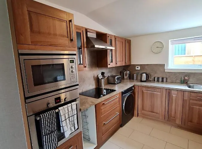 Bruxie Holiday Cottages - River Cottage